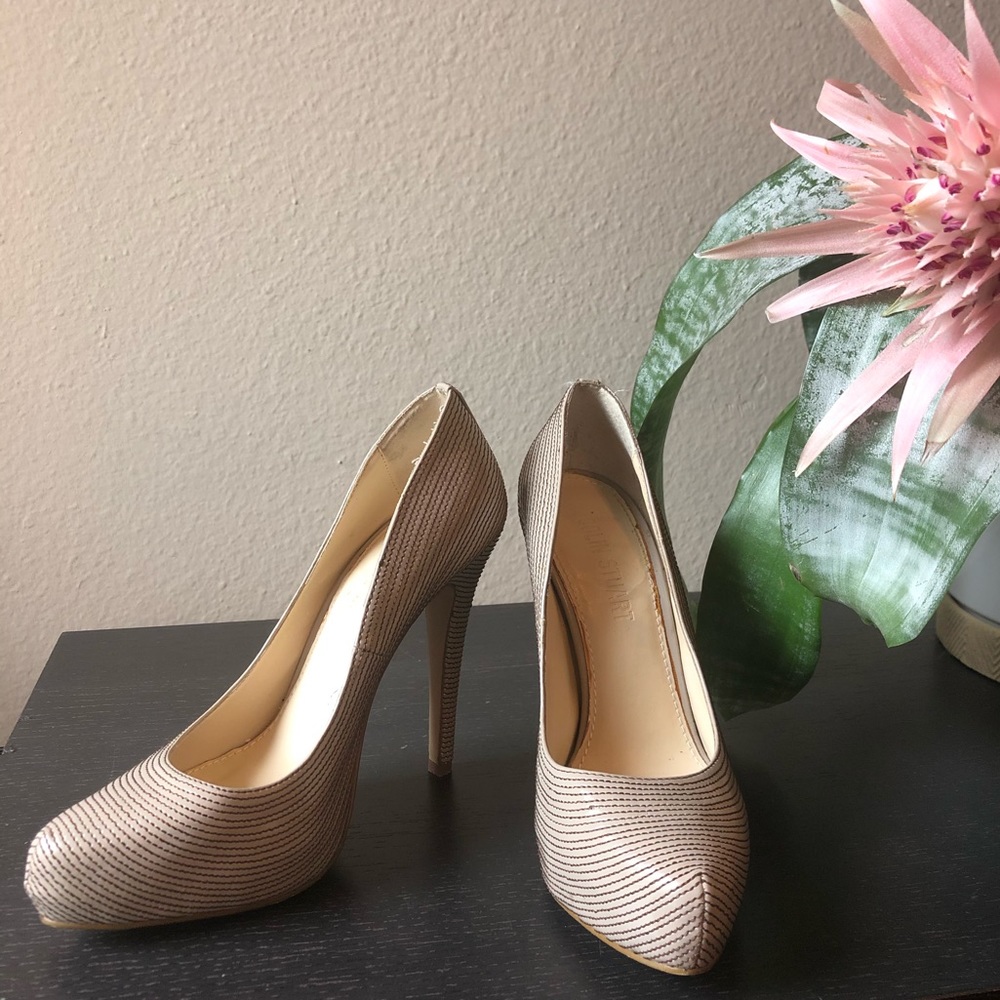 Nude Patent Leather Hidden Pumps